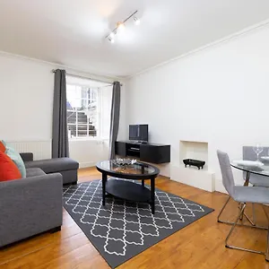 Apartamento Altido Astonishing And Airy 1br Apt Right In The Centre 